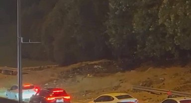 Kartal'da sel suları toprağı sürükledi; TEM bağlantı yolu kısmen kapandı