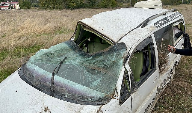 Kastamonu'da minibüs, şarampole devrildi: 2 yaralı
