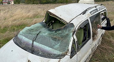 Kastamonu'da minibüs, şarampole devrildi: 2 yaralı