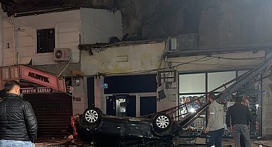 Kayseri'de 50 metre yükseklikten iş yerlerinin üzerine otomobilin sürücüsü yaralandı