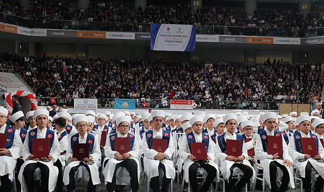 Kayseri'de 738 öğrenci için hafızlık icazet merasimi düzenlendi
