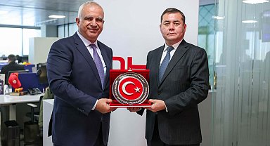 Kazakistan Başkonsolosu Sary'dan DHA'ya ziyaret