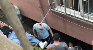 Küçükçekmece'de eve kilitlenen 2 genç kız, sarkıttıkları çarşafla kaçarken 3'üncü kattan düştü