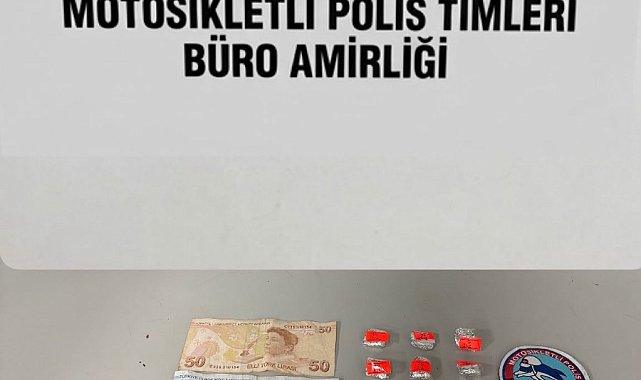 Küçükçekmece'de polisten kaçmaya çalışan kişinin üzerinde uyuşturucu ele geçirildi