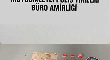 Küçükçekmece'de polisten kaçmaya çalışan kişinin üzerinde uyuşturucu ele geçirildi