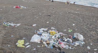 Kumköy sahili, yine çöplüğe döndü