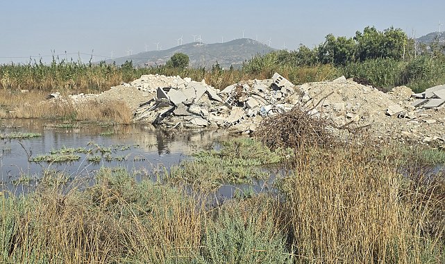 Kuş cennetine moloz döktüler