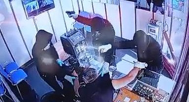 Kuyumcu dükkanından 5,6 milyon TL'lik soygun kamerada