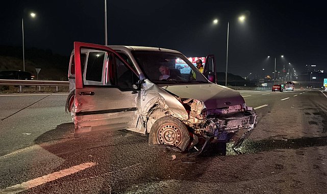 Kuzey Marmara Otoyolu'nda hafif ticari araç önce bariyerlere ardından otomobile çarptı: 1 ölü