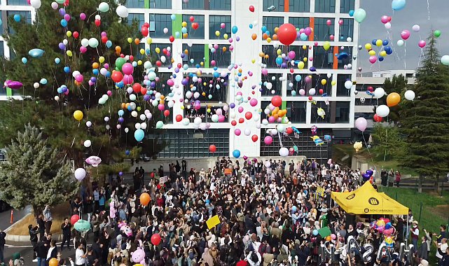 Lösemiyi yenen Hasan için gökyüzüne balon bırakıldı