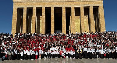 LÖSEV'den Anıtkabir'e 100 bin kişilik ziyaret