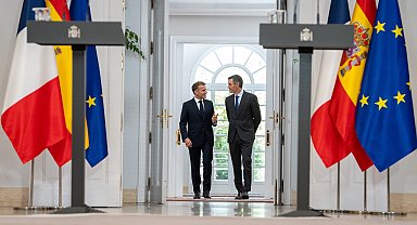 Macron'dan İngiltere'ye çağrı: AB'ye dönün