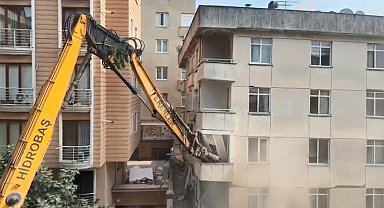 Maltepe'de çöken binada kontrollü yıkım başladı - 1