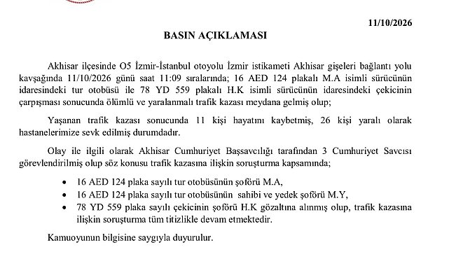 Manisa'da tur otobüsü ve TIR'ın çarpıştığı kazada 11 ölü, 26 yaralı