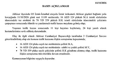 Manisa'da tur otobüsü ve TIR'ın çarpıştığı kazada 11 ölü, 26 yaralı