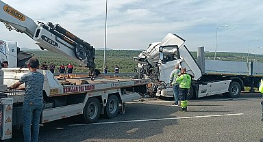 Manisa'da tur otobüsü ve TIR'ın çarpıştığı kazada 11 ölü, 27 yaralı