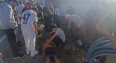 Mardin'de hafif ticari araç ile midibüs çarpıştı; 4 yaralı