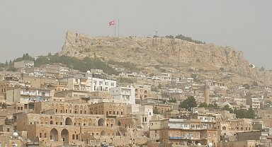 Mardin'de toz taşınımı etkili oldu
