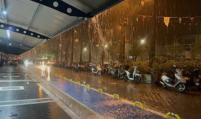 Marmaris'te sağanak etkili oldu