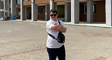 Masa tenisi dünya 3'üncüsü Işık, antrenörlük bölümünün ilk ve tek Down sendromlu öğrencisi