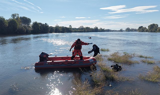Meriç Nehri'nde göçmen ailenin botu alabora oldu: 1 çocuk öldü, 2 çocuk kayıp