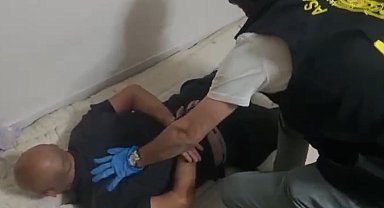 Mersin'de 79 ve 28 yıl kesinleşmiş hapis cezalarıyla aranan 2 firari yakalandı