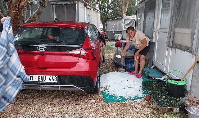 Mersin'de dolu yağdı