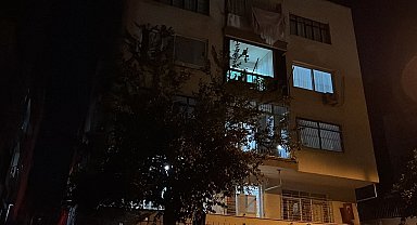 Mersin'de zemin katında çökme meydana gelen bina tahliye edildi