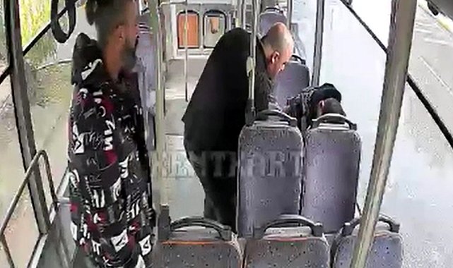 Midibüste epilepsi nöbeti geçiren yolcuya ilk müdahaleyi sürücüler yaptı; o anlar kamerada