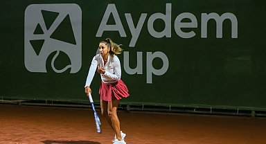 Milli tenisçi Çağla Büyükakçay'dan Aydem Cup'ta gösteri maçı