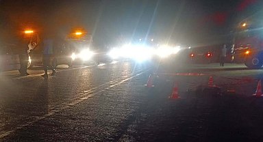 Minibüs yayalara çarptı; aynı aileden 2 kişi öldü, 2 kişi yaralandı