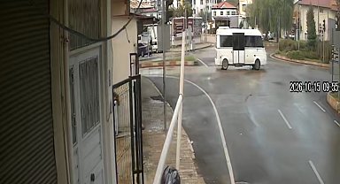 Motosikletiyle çarptığı su borusu başına düştü