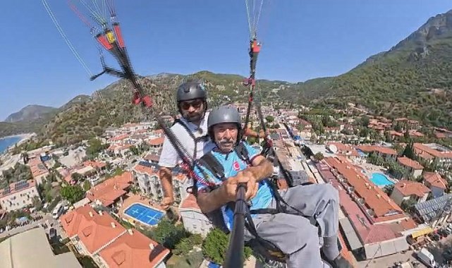 Muğla'da 94 yaşında yamaç paraşütü yaptı
