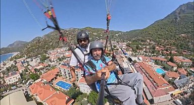 Muğla'da 94 yaşında yamaç paraşütü yaptı