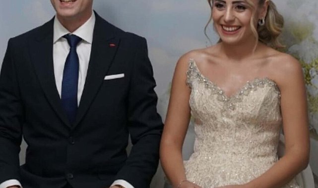 Nişanlısının öldürdüğü Özge, tabutuna konulan avukat cübbesiyle son yolculuğuna uğurlandı