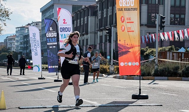 Ordu'da 'Uluslararası 2'nci Ordu Yarı Maratonu' düzenlendi