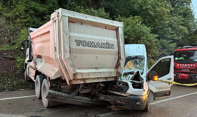 Ordu'da yolcu minibüsü kamyonla çarpıştı: 1 ölü 23 yaralı