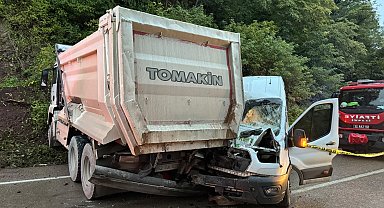 Ordu'da yolcu minibüsü kamyonla çarpıştı: 1 ölü 23 yaralı