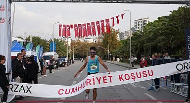 ORZAX 10K Cumhuriyet Koşusu Kadıköy'de binlerce kişiyi buluşturdu