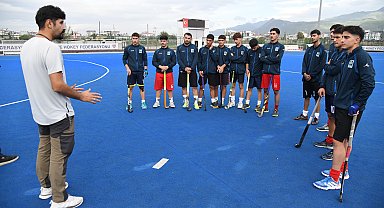 Osmaniyeli hokeycilerin hedefi Süper Lig'de şampiyonluk