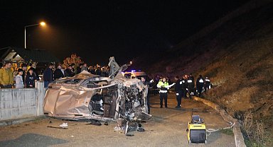 Otomobil uçuruma yuvarlandı: 1 ölü 3 yaralı