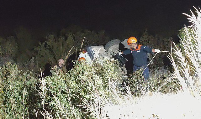 Otomobil uçuruma yuvarlandı, sürücü öldü, eşi yaralandı