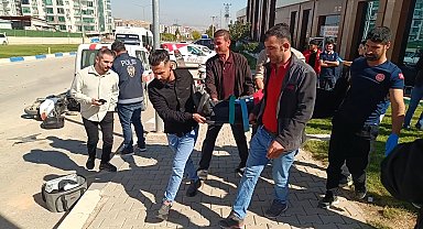 Otomobilin çarptığı motosikletin sürücüsü ağır yaralandı