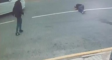 Otomobilin öğrenciye çarptığı kaza kamerada