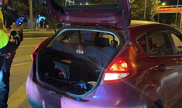 Otomobilinde yüksek ses sistemi bulunan sürücüye 24 bin lira ceza