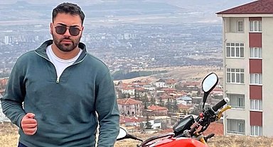 Otomobille çarpışan motosikletin sürücüsü kurtarılamadı