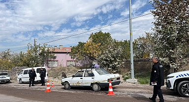 Otomobille hastaneye götürülürken yolda öldü