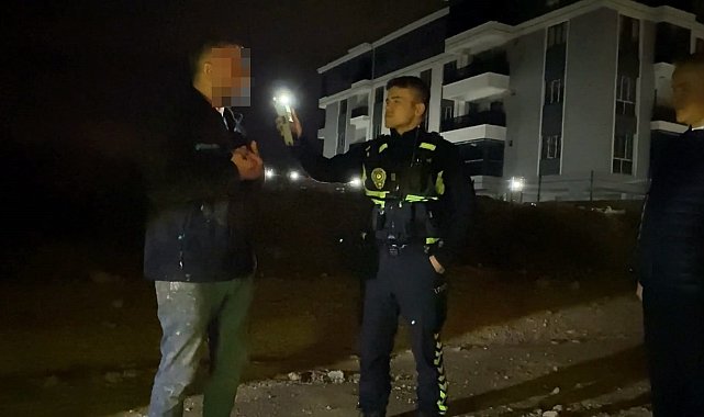 Otomobille polisten kaçan 2 kişinin 'sürücü ben değilim' kavgası