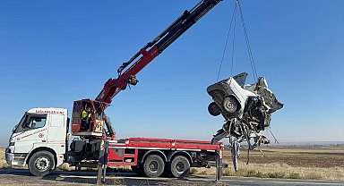 Otomobiller kafa kafaya çarpıştı: 4 ölü, 4 yaralı