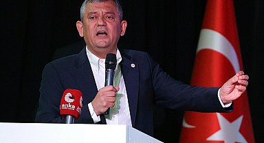 Özgür Özel: Yeni Parti karanlığa inat yakılmış bir mumdur